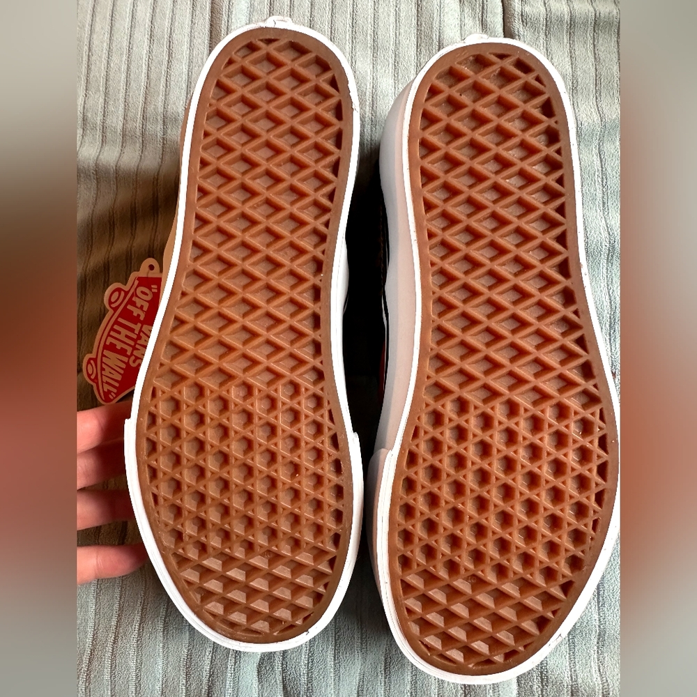 Classic Slip On Platform - Picture 2 of 10